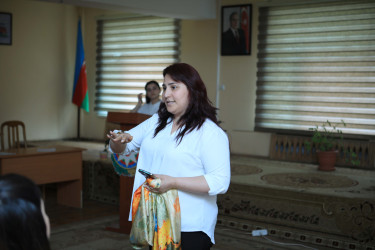 Şagirdlərlə “Rəqəmsal dünyada təhlükəsizlik” mövzusu müzakirə olunub