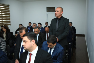 Niyazi Bayramov 26 nömrəli məktəb-lisey kompleksində sakinlərlə görüşüb