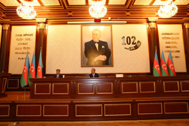 Niyazi Bayramov Aparatın əməkdaşlarını peşə bayramı münasibətilə təbrik edib