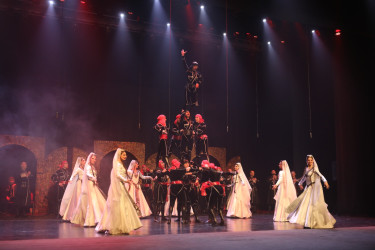 Gəncədə “Erisioni” Gürcüstan Dövlət Akademik Mahnı və Rəqs Ansamblının konsert proqramı keçirilib