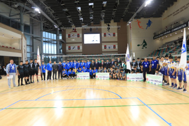 Gəncə İdman Sarayında Ulu Öndər Heydər Əliyevin anadan olmasının 101-ci ildönümünə həsr olunmuş Respublika Voleybol Turniri keçirilib