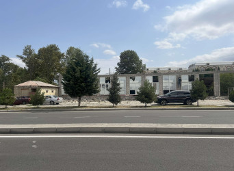 Niyazi Bayramov Gəncədə aparılan təmir-tikinti işlərinin gedişatı ilə yerində maraqlanıb