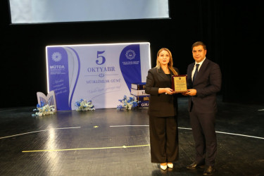 Gəncədə Beynəlxalq Müəllimlər Günü qeyd olunub