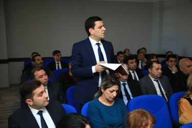 Niyazi Bayramov Gəncə Peşə Hazırlığı Mərkəzində vətəndaşlarla görüşüb
