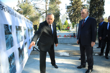 Niyazi Bayramov Şəhidlər xiyabanında aparılan təmir işləri ilə yerində tanış olub