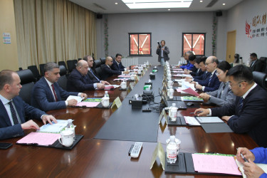 Niyazi Bayramov Çindaoda bərk məişət tullantılarının emalı müəssisəsi ilə tanış olub