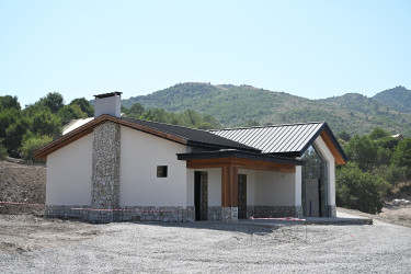 Prezident İlham Əliyev və birinci xanım Mehriban Əliyeva “Hacıkənd” İstirahət Kompleksinin tikintisi ilə tanış olublar