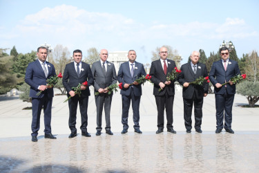 Gəncədə “Heydər Əliyev İli” çərçivəsində “Heydər Əliyev - Gənclərin Zəngin İrs Mənbəyi” mövzusunda konfrans keçirilib