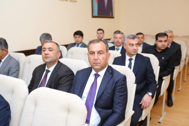 Niyazi Bayramov ADAU-da sakinlərlə görüşüb