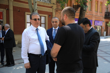 Niyazi Bayramov şəhərdə aparılan abadlıq işlərinə mütəmadi baxış keçirir