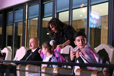 İlham Əliyev və birinci xanım Mehriban Əliyeva Gəncədə keçirilən III MDB Oyunlarının təntənəli açılış mərasimini izləyiblər