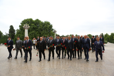 Niyazi Bayramov Aparatın əməkdaşlarını peşə bayramı münasibətilə təbrik edib