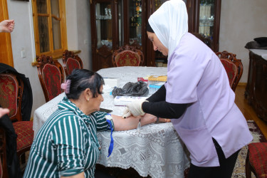Gəncədə “Ahıllar üçün günərzi qayğı mərkəzi”ndə 30-a yaxın şəxs tibbi müayinədən keçirilib
