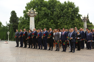 Niyazi Bayramov Aparatın əməkdaşlarını peşə bayramı münasibətilə təbrik edib