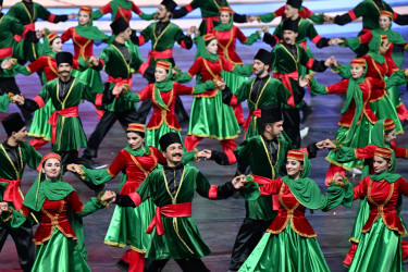 İlham Əliyev və birinci xanım Mehriban Əliyeva Gəncədə keçirilən III MDB Oyunlarının təntənəli açılış mərasimini izləyiblər