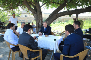 Niyazi Bayramov “Daşlara həkk olunan tale: Əcəmi Naxçıvani” filminin çəkiliş meydançasında olub