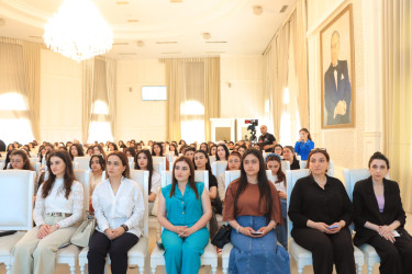 Gəncədə “Güclü cəmiyyətin zərif simaları” layihəsi çərçivəsində tədbir keçirilib