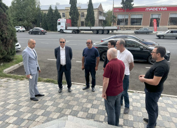 Niyazi Bayramov Gəncədə aparılan təmir-tikinti işlərinin gedişatı ilə yerində maraqlanıb