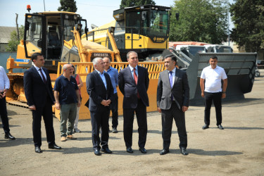 Niyazi Bayramov MKTİB-nə gətirilən yeni texnikalara baxış keçirib