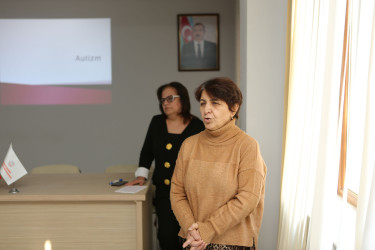 Gəncədə autizm spektr pozuntuları ilə bağlı maarifləndirici görüş keçirilib