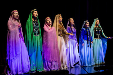 ADA Universitetinin müəllim və tələbələri “O olmasın, bu olsun” operettasını Gəncədə təqdim ediblər