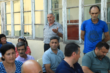 Niyazi Bayramov Hacıkənd qəsəbəsinin sakinləri ilə görüşüb