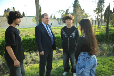 Niyazi Bayramov Nizami parkına baxış keçirib, sakinlərlə səmimi söhbət edib