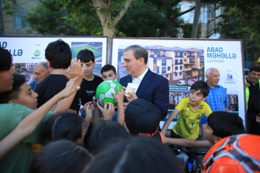 Niyazi Bayramov növbəti “ABAD məhəllə” layihəsi çərçivəsində görülən işlərlə tanış olub