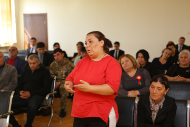 Niyazi Bayramov 3 nömrəli tam orta məktəbdə vətəndaşlarla görüş keçirib