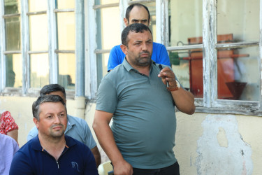 Niyazi Bayramov Hacıkənd qəsəbəsinin sakinləri ilə görüşüb