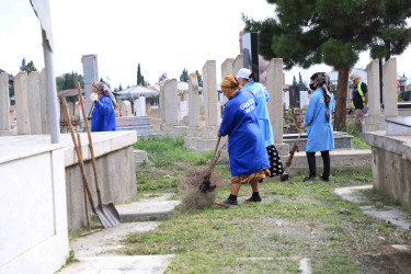 “İmamzadə” qəbirstanlığında iməcilik aksiyası təşkil olunub