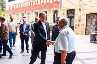 Niyazi Bayramov şəhərin bir sıra park və istirahət məkanlarına baxış keçirib