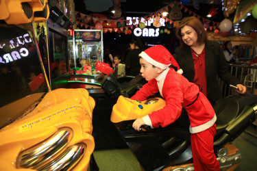 Niyazi Bayramov uşaq evinin sakinlərini bayram münasibətilə təbrik edib