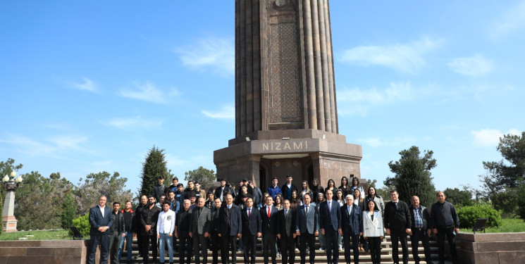 Gəncədə 18 Aprel-Beynəlxalq Abidələr və Tarixi Yerlər Günü münasibəti ilə  silsilə tədbirlər keçirilib