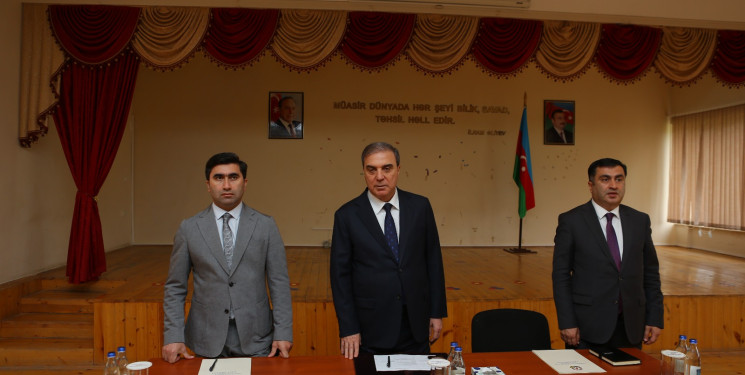 Niyazi Bayramov 14 nömrəli tam orta məktəbdə vətəndaşlarla görüşüb