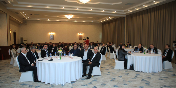 Gəncədə “Regionlarda əmək bazarı və gələcəyin bacarıqları: Peşə təhsili–sənaye tərəfdaşlığı” mövzusunda dəyirmi masa keçirilib
