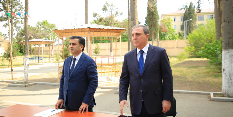 Gəncə Şəhər İcra Hakimiyyətinin başçısı Niyazi Bayramov şəhər sakinləri ilə növbəti səyyar görüş keçirib