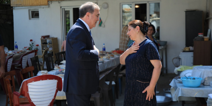 Niyazi Bayramov Milli Qəhrəman Natiq Qasımovun ailəsini ziyarət edib