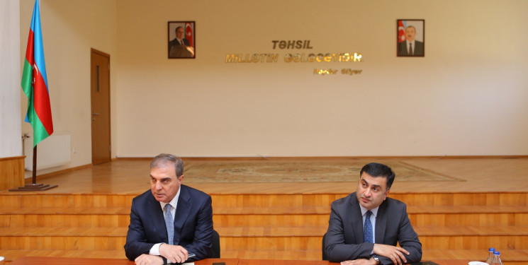 Niyazi Bayramov 41 nömrəli tam orta məktəbdə vətəndaşlarla görüşüb