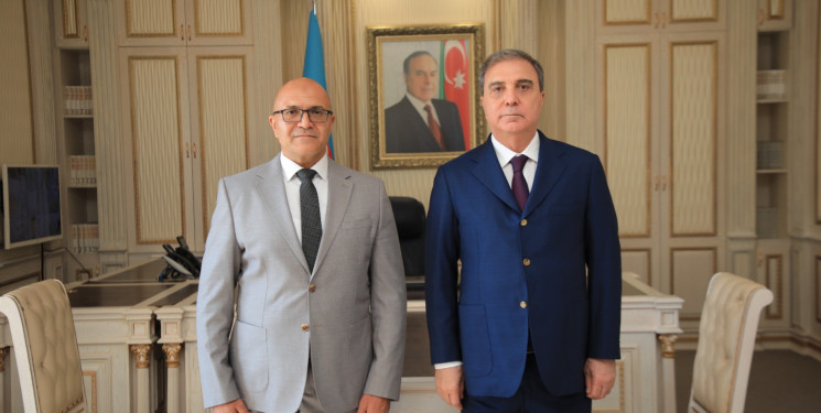 Niyazi Bayramov “BakuBus” MMC-nin Gəncə Avtoparkına yeni təyin olunmuş rəhbəri ilə görüşüb