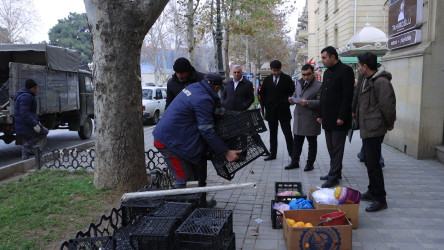 Gəncədə qanunsuz küçə ticarətinə qarşı aparılan reydlər bu gün də davam edib