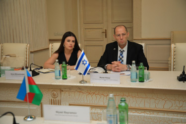 Niyazi Bayramov İsrailin Azərbaycandakı səfiri ilə görüşüb
