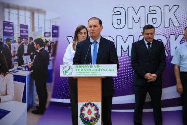 Gəncədə ixtisaslaşdırılmış əmək yarmarkası keçirilib
