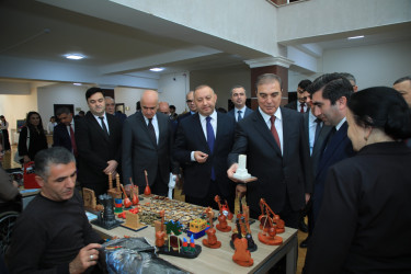 Gəncədə əlilliyi olan şəxslərin əl işlərindən ibarət satış-sərgi təşkil edilib