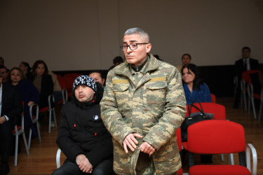 Niyazi Bayramov 1 nömrəli tam orta məktəbdə vətəndaşlarla görüşüb