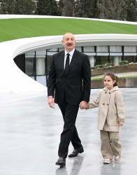 İlham Əliyev Gəncə Memorial Kompleksinin açılışında iştirak edib