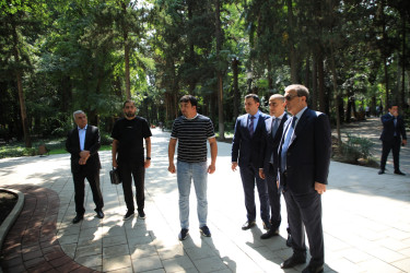 Niyazi Bayramov şəhərdə aparılan abadlıq işlərinə mütəmadi baxış keçirir