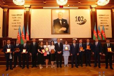 Niyazi Bayramov Aparatın əməkdaşlarını peşə bayramı münasibətilə təbrik edib