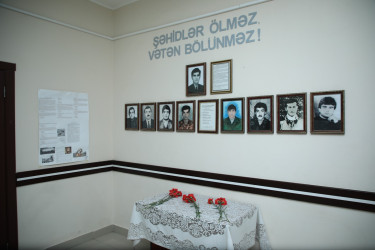 Niyazi Bayramov 1 nömrəli tam orta məktəbdə vətəndaşlarla görüşüb