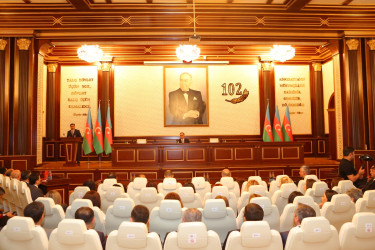 Niyazi Bayramov Aparatın əməkdaşlarını peşə bayramı münasibətilə təbrik edib